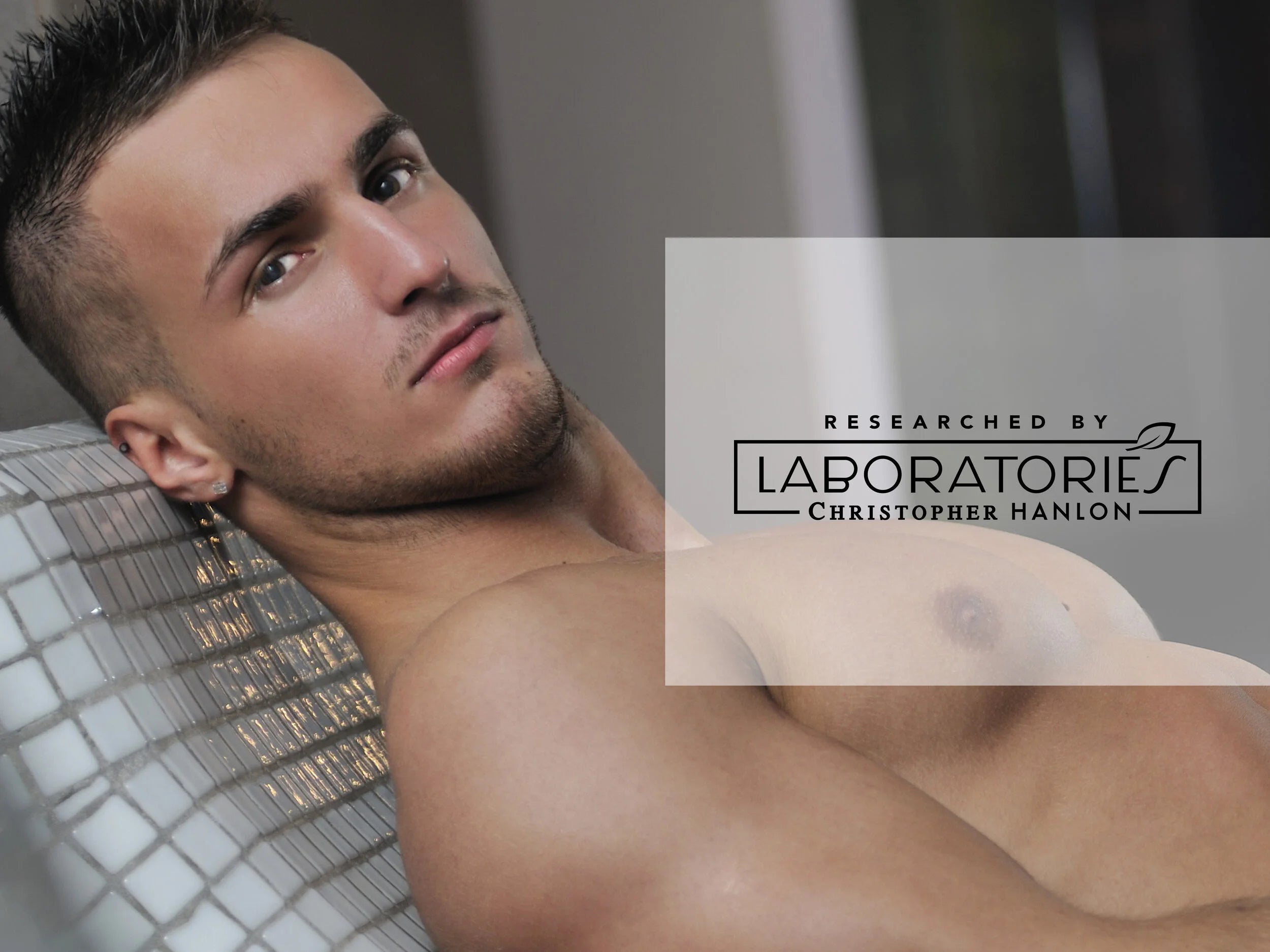 Schritt 1  MÉTÉORITE EXFOLIANT INTENSIF CRYSTAL FORMEL 1